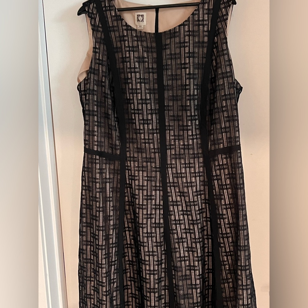Anne Klein Black and Tan Sleeveless Sheath Dress